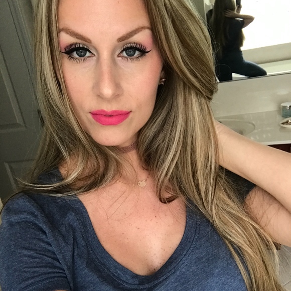 Meet your Posher, Megan - Picture 2 of 4